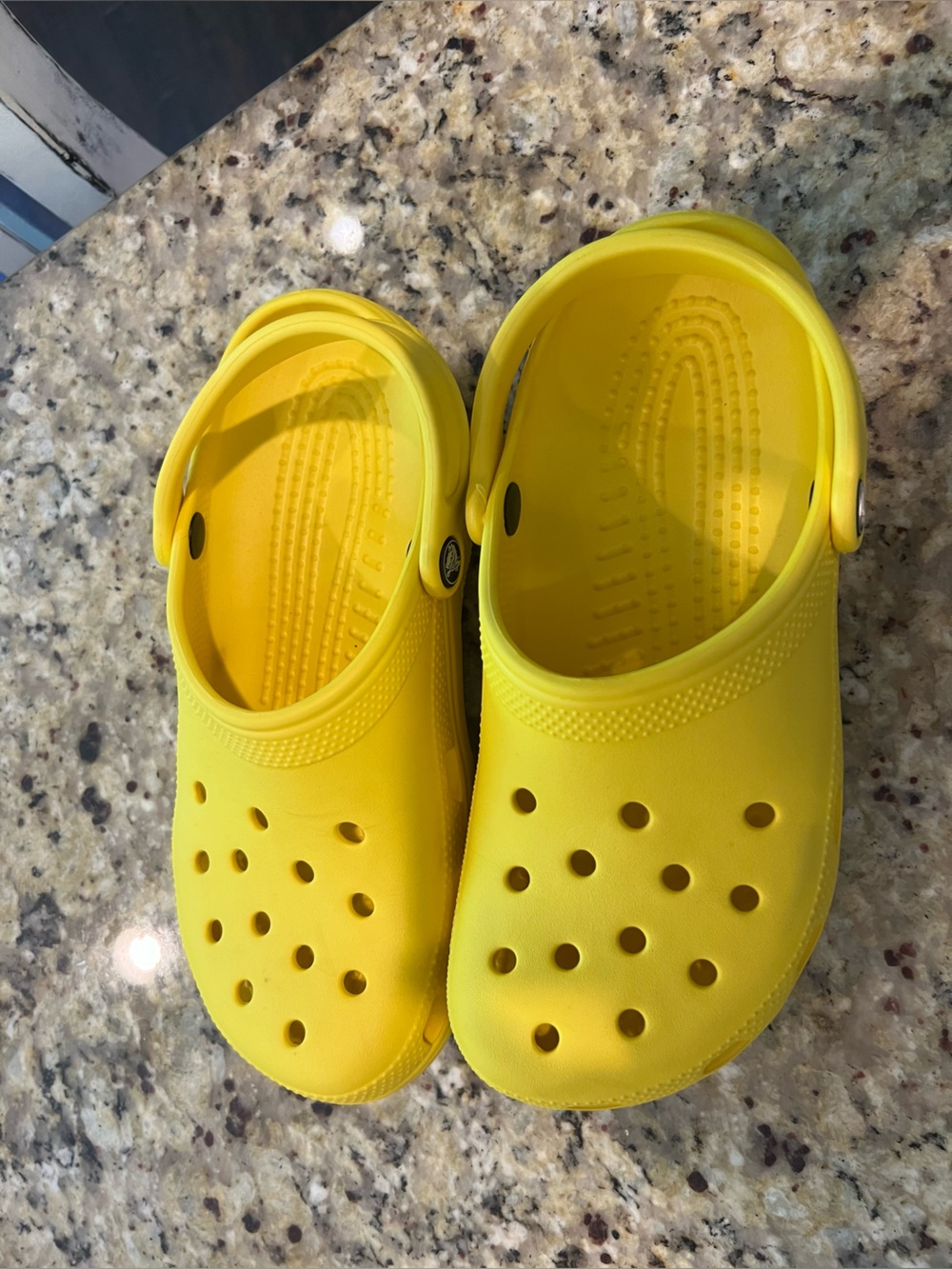 Crocs Unisex Classic Clog - Bright Yellow Size 8/10